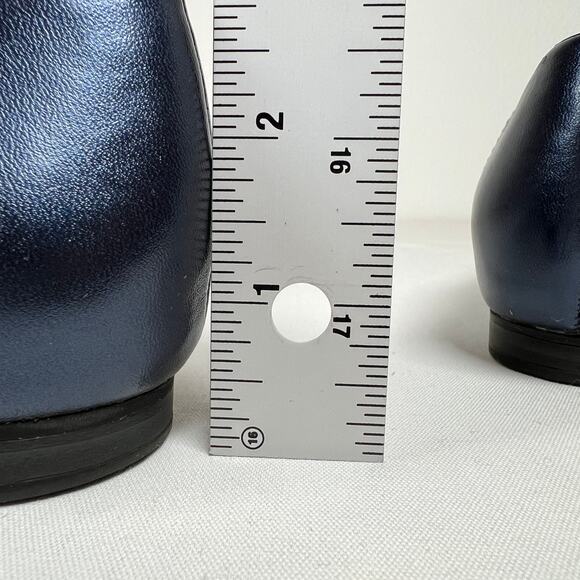 Naturalizer Emeline Slip On Loafer Women's 7.5 Blue Leather Business Travel Shoe - Picture 11 of 11